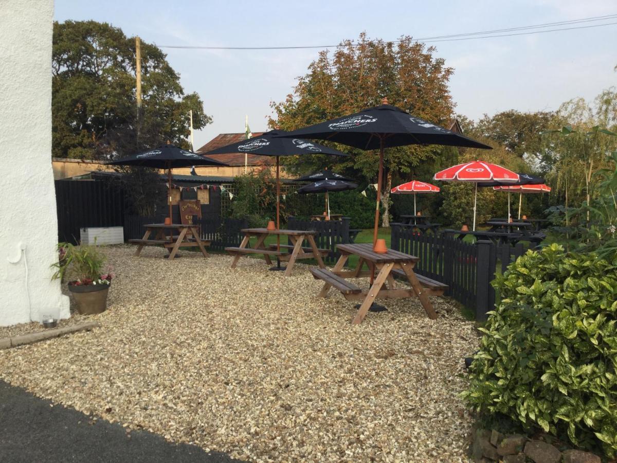 The Thelbridge Cross Inn Кредитон Экстерьер фото